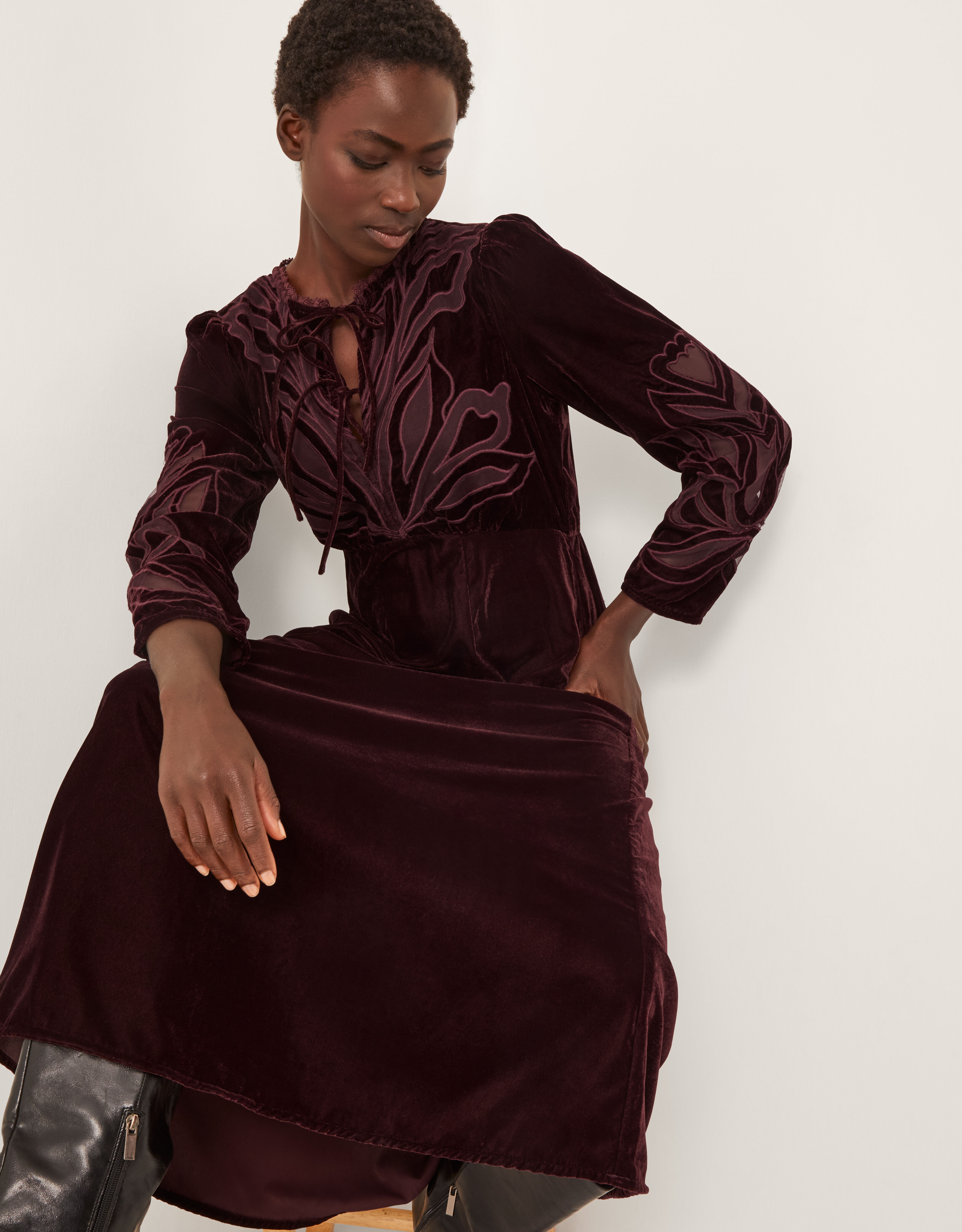 Ezra Embroidered Velvet Midi Dress Purple