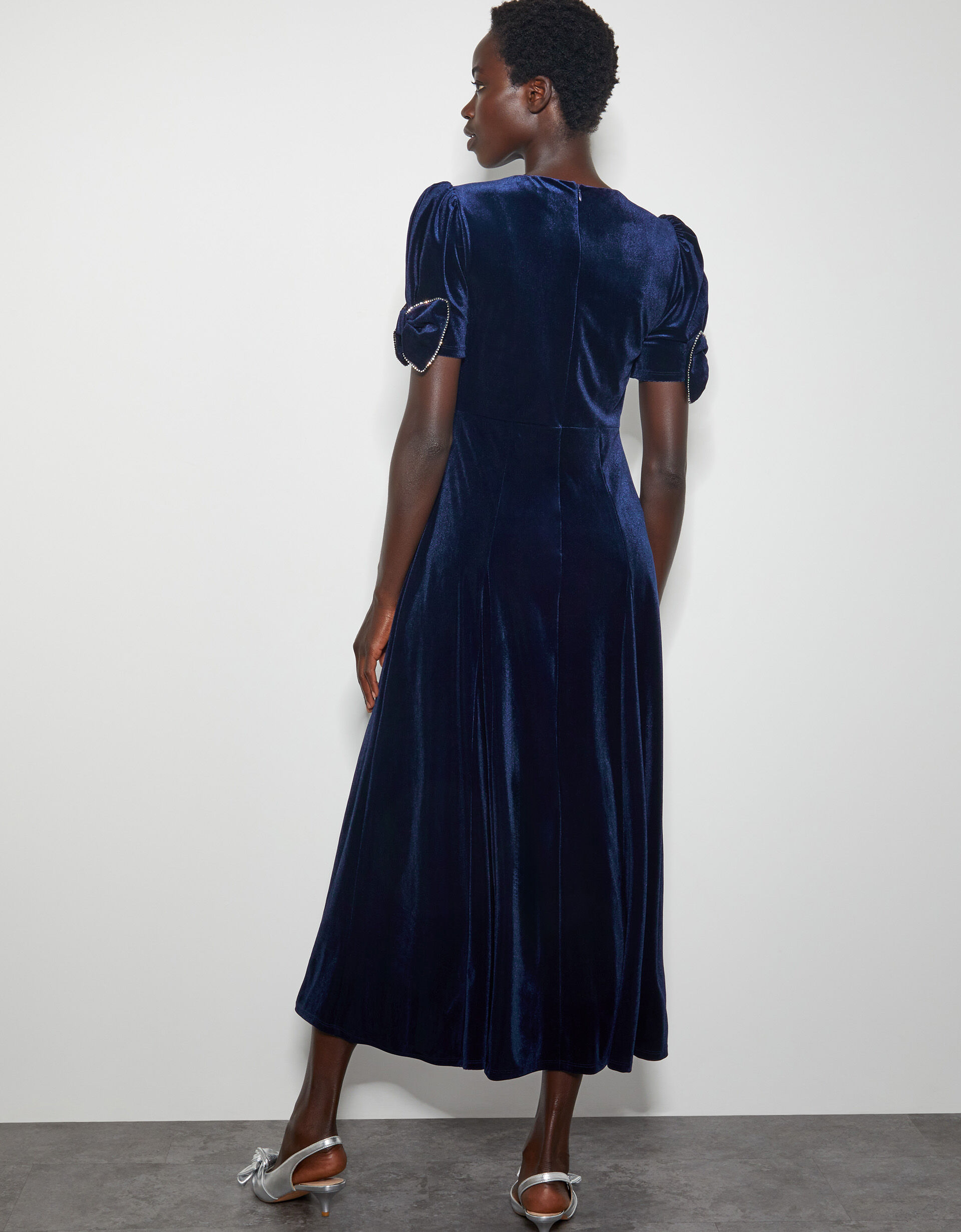 Midnight blue velvet dress uk online