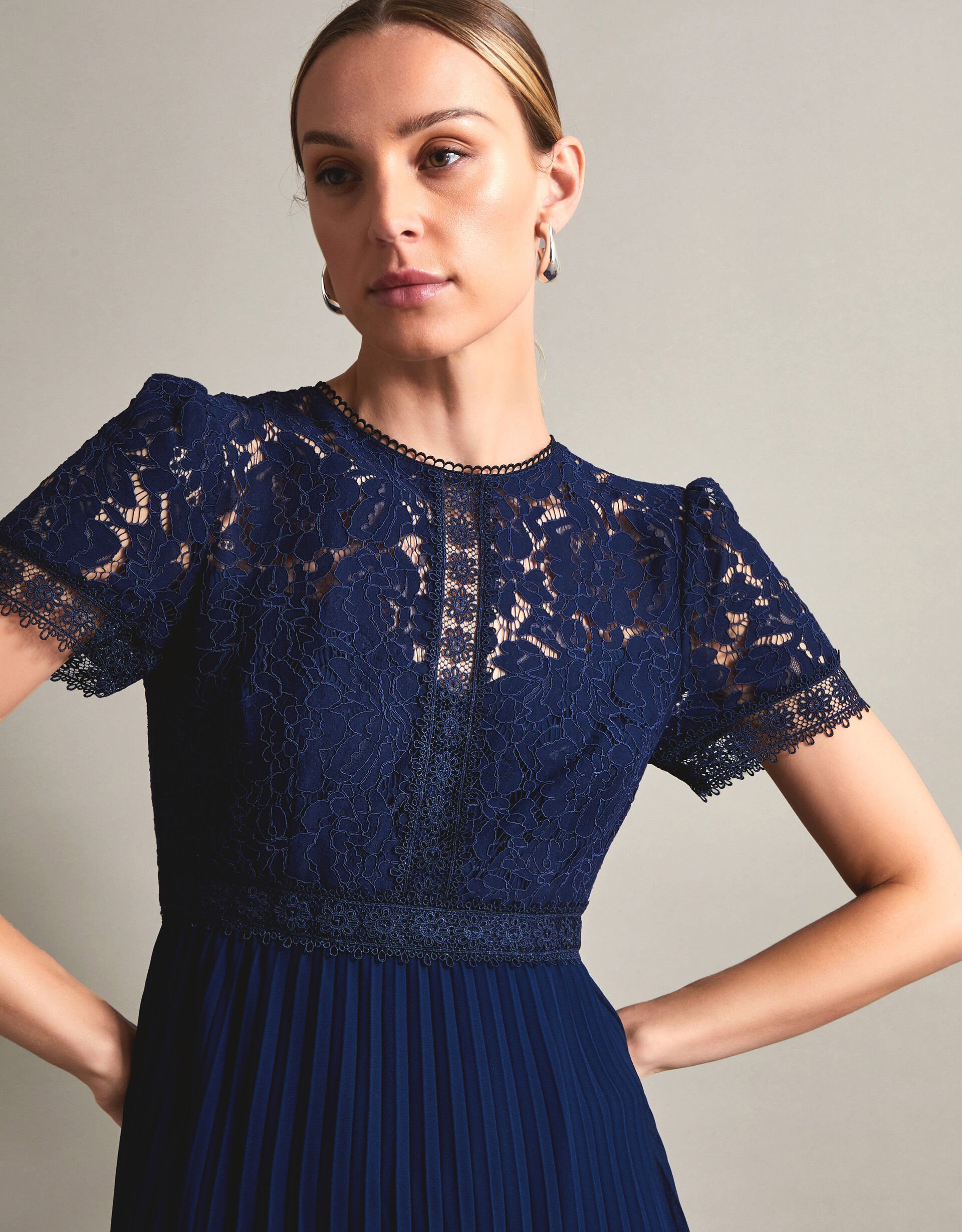Pippa pleated dress shop