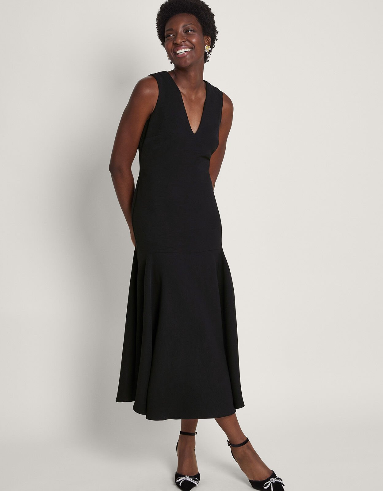 Black sleeveless midi dress best sale
