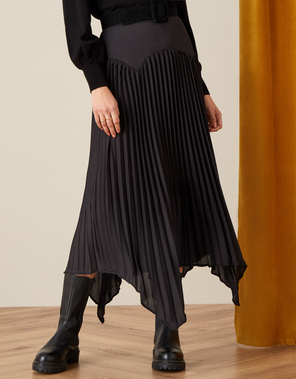 Black handkerchief mini skirt online
