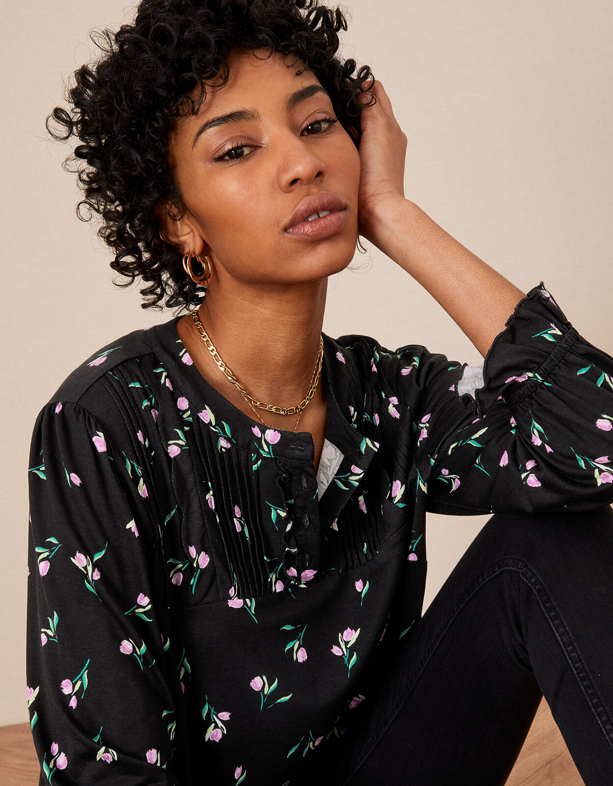 Print Scallop Floral Jersey Blouse Black