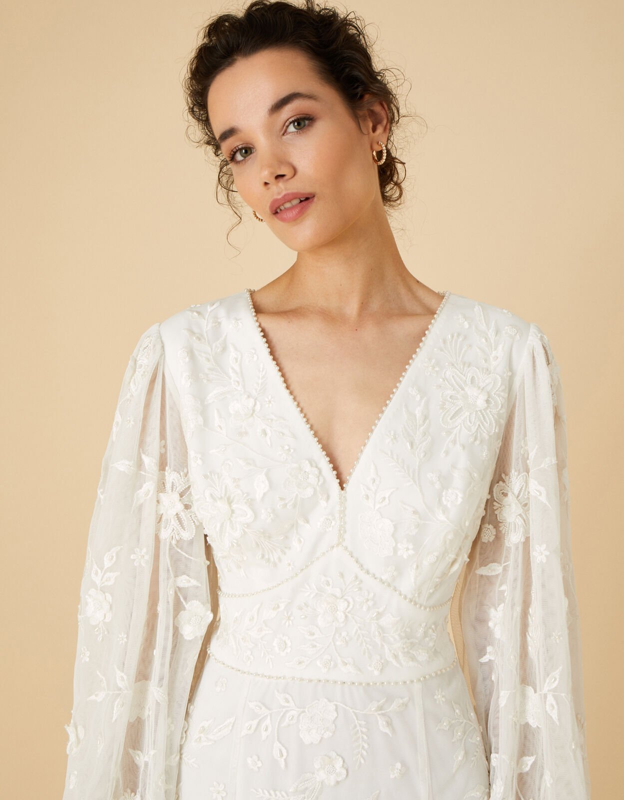 Ivory maxi 2025 dress with sleeves