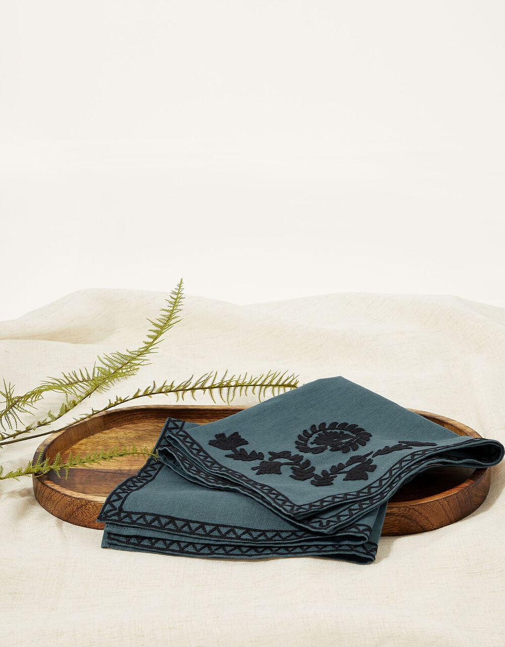 Women Home & Gifting | Embroidered Napkin Twinset - KM83233