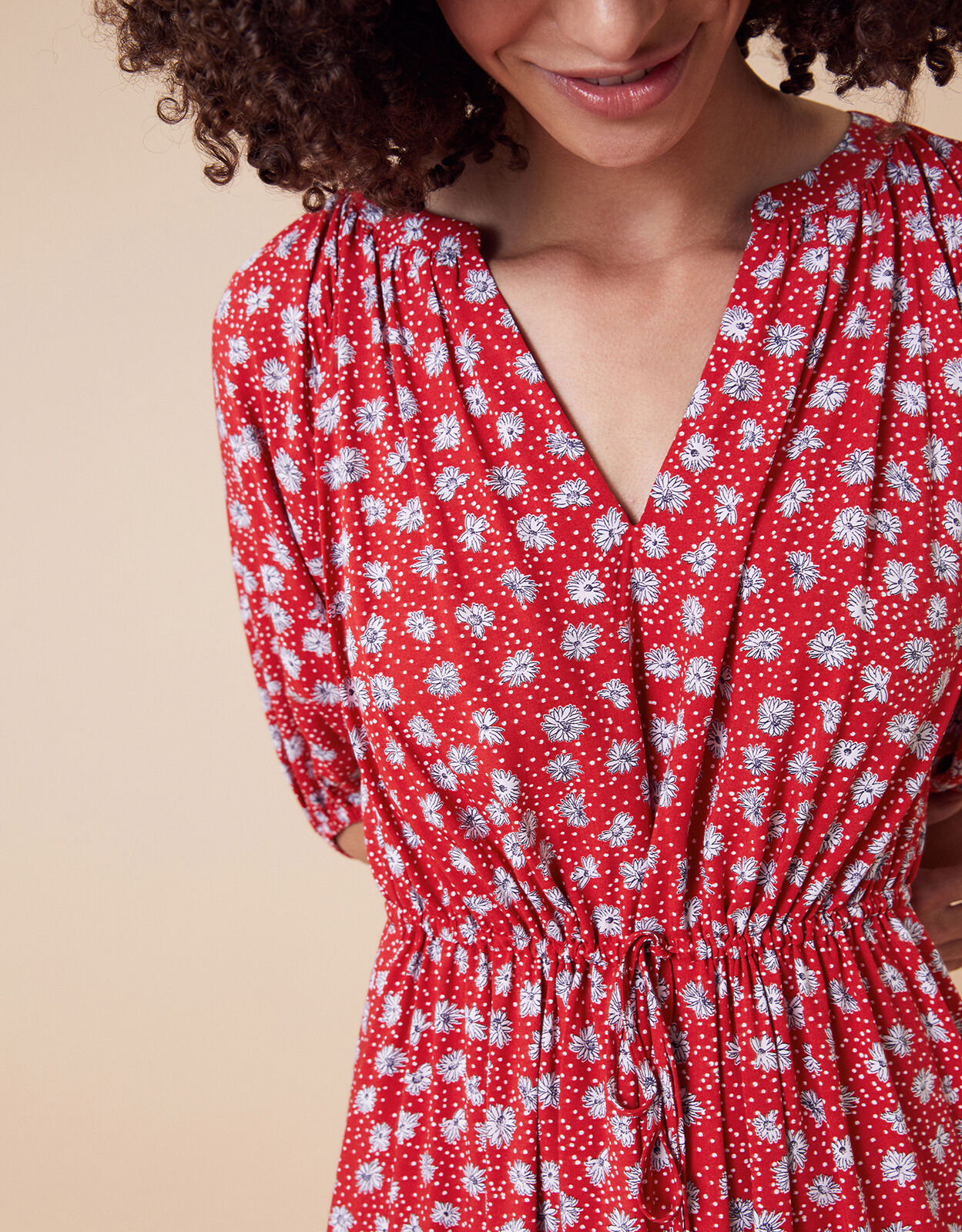 Red top daisy dress