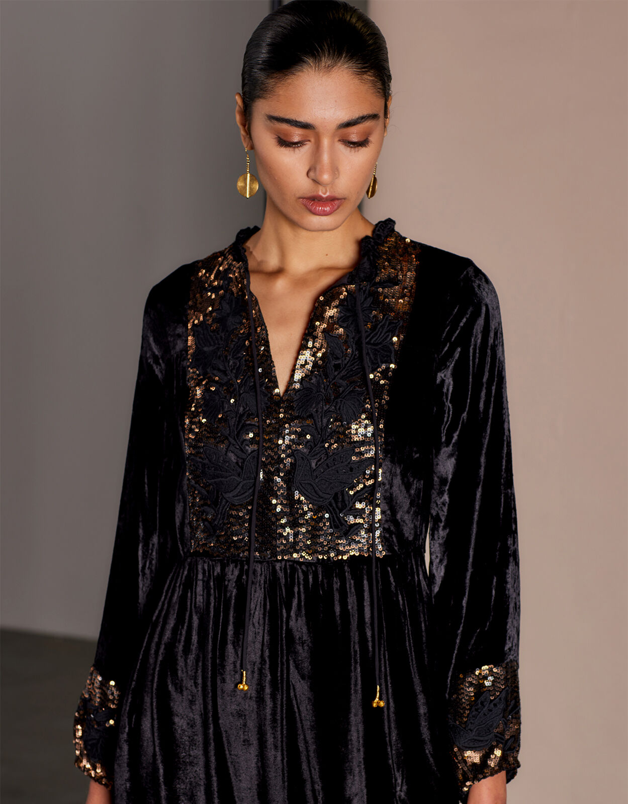 Embellished velvet dress discount