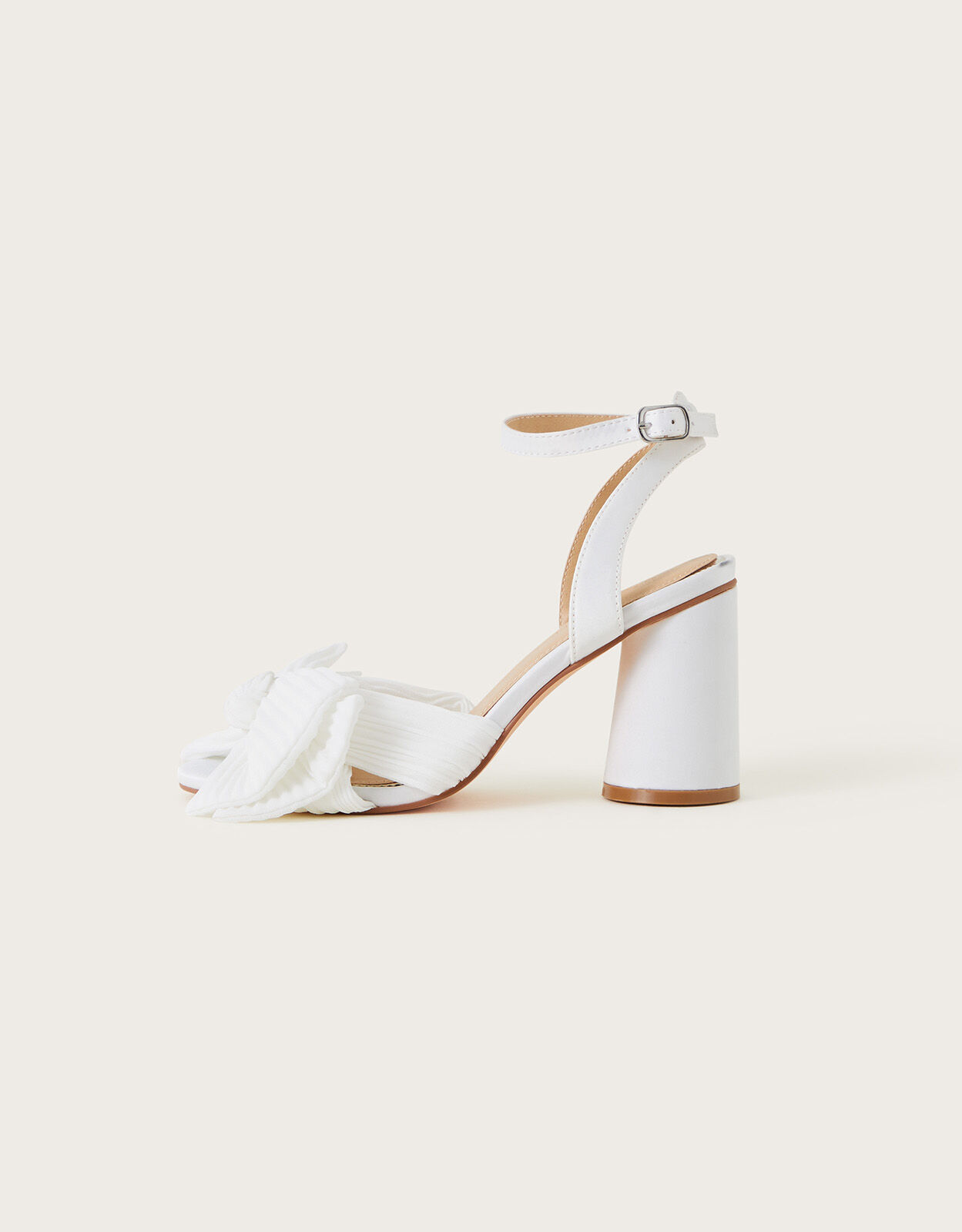 Ivory heels with bow on sale