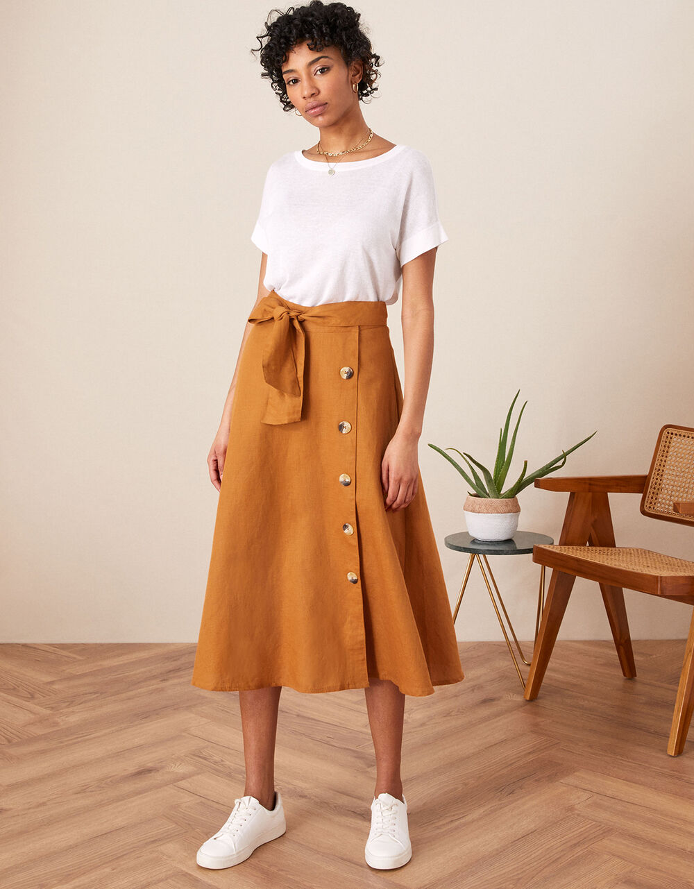 11866 Camel Button Detailed Midi Skirt