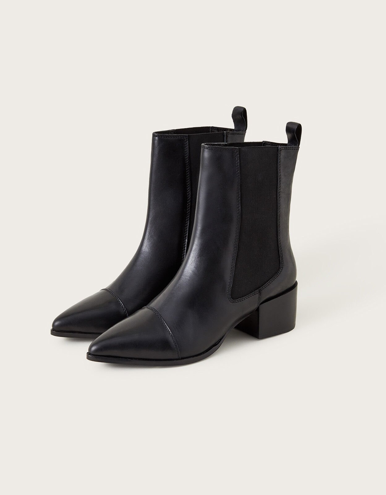 Pointed toe chelsea boots womens discount