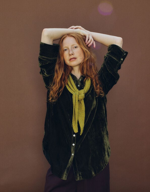 East Nyla Velvet Shirt, Green (OLIVE), large