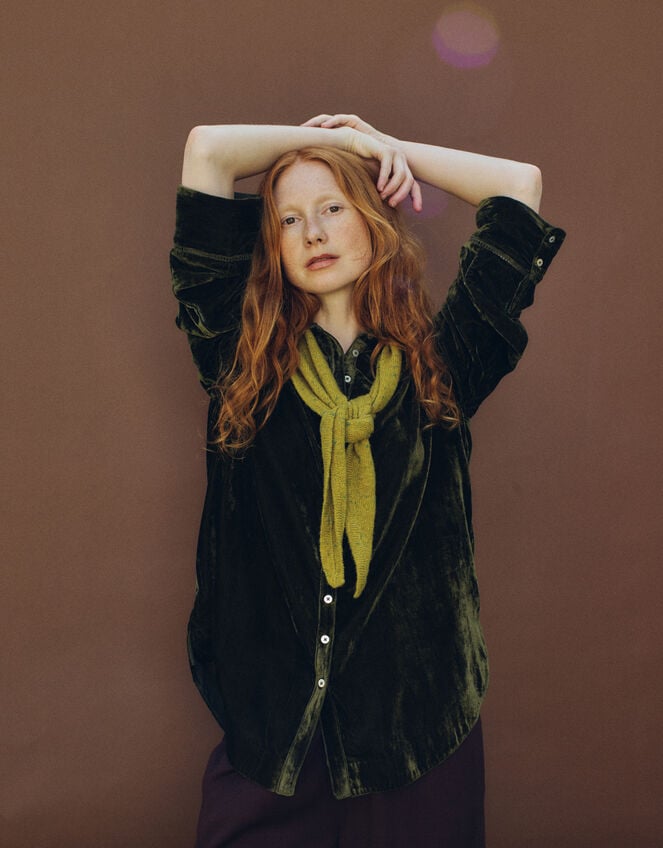 East Nyla Velvet Shirt, Green (OLIVE), large