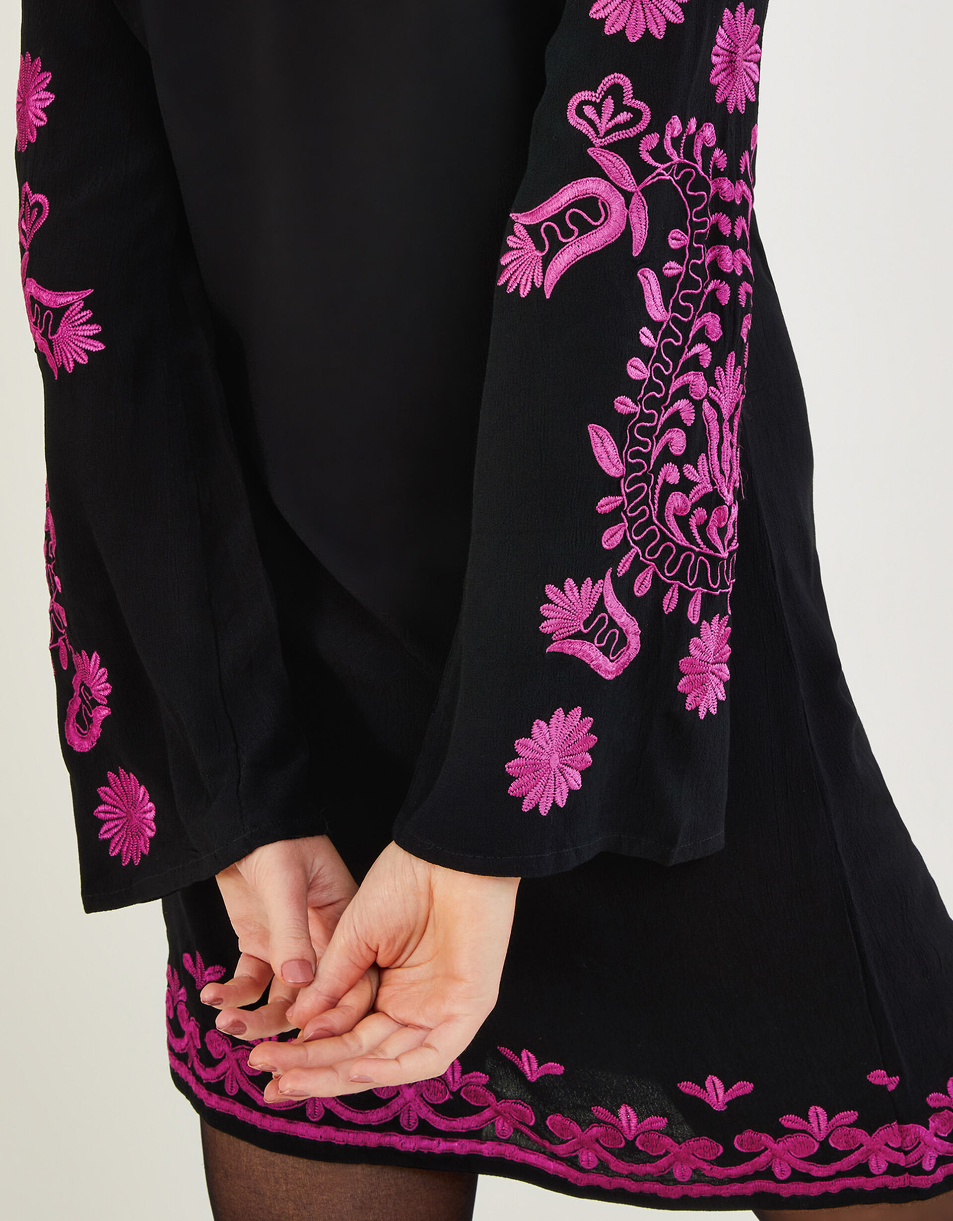 Women'S Black & Pink Embroidered Tunic