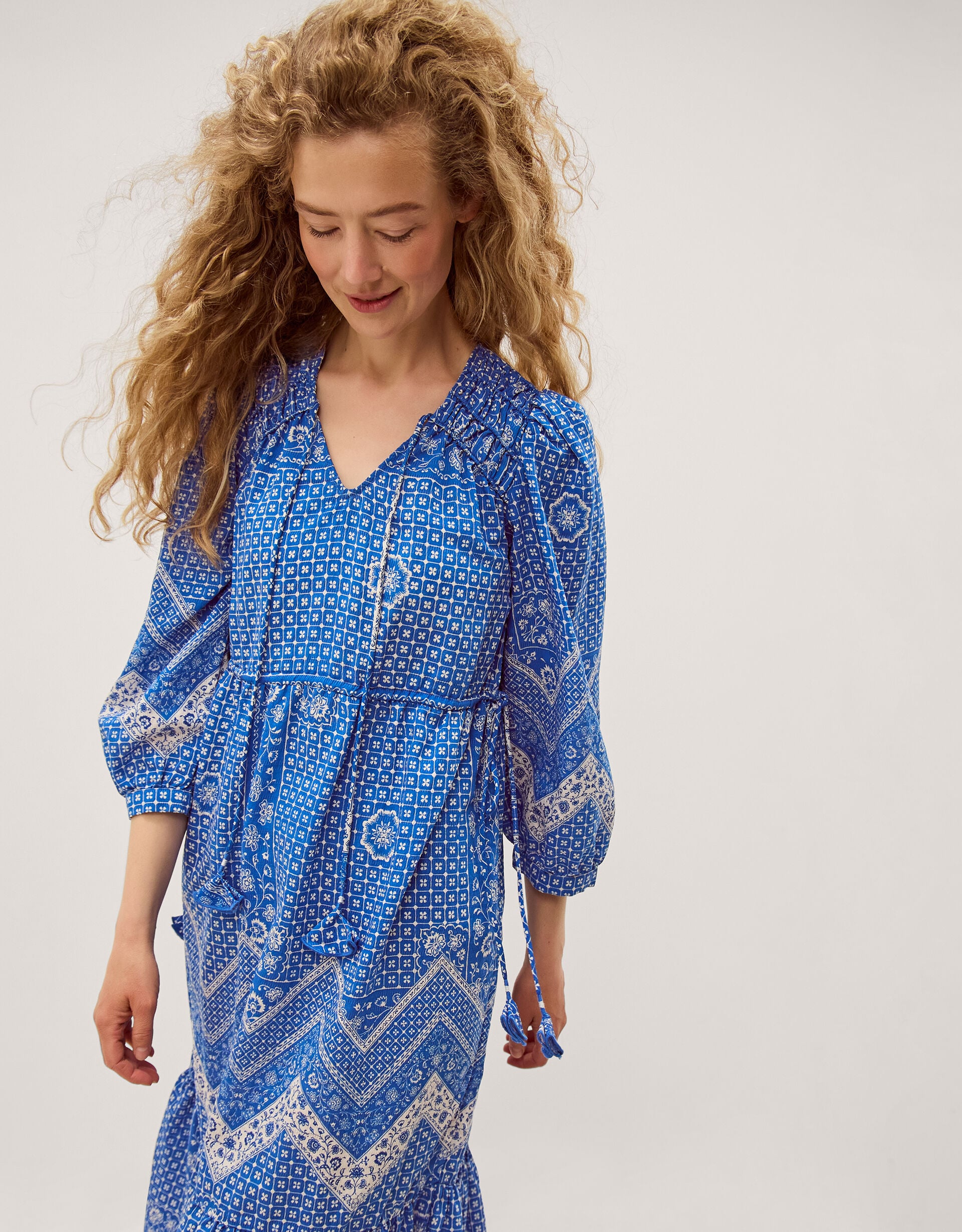 Iggy Floral Print Midi Dress Blue