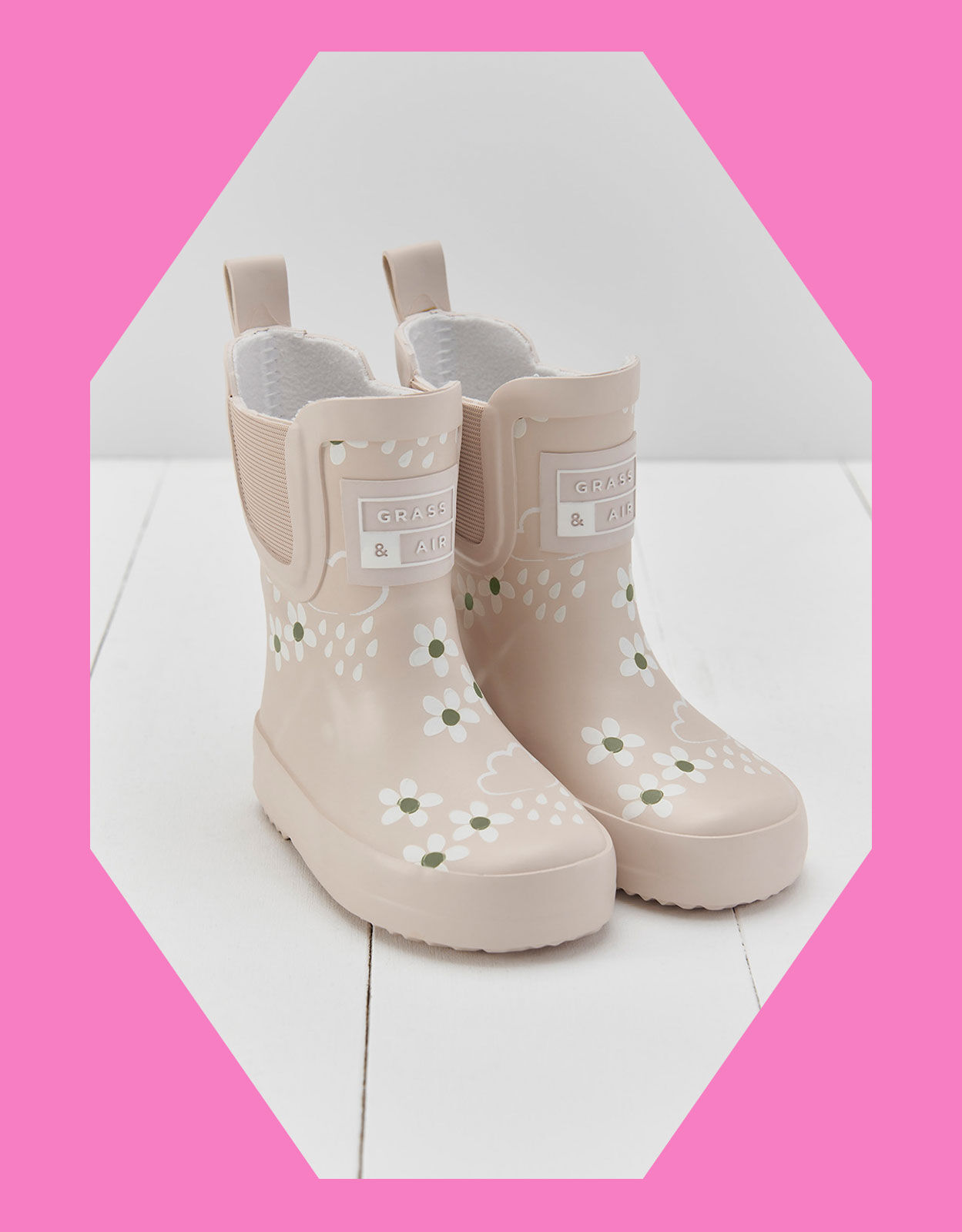 Grass and Air Colour Revealing Wellies Cream