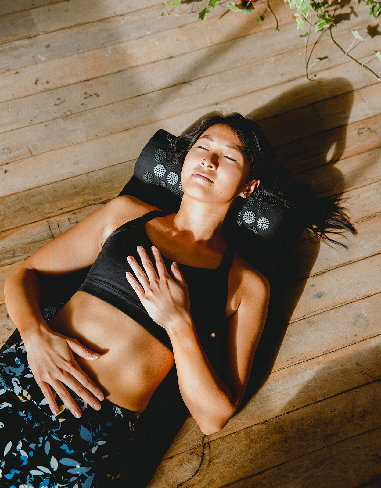 Yogi bare hot sale acupressure mat