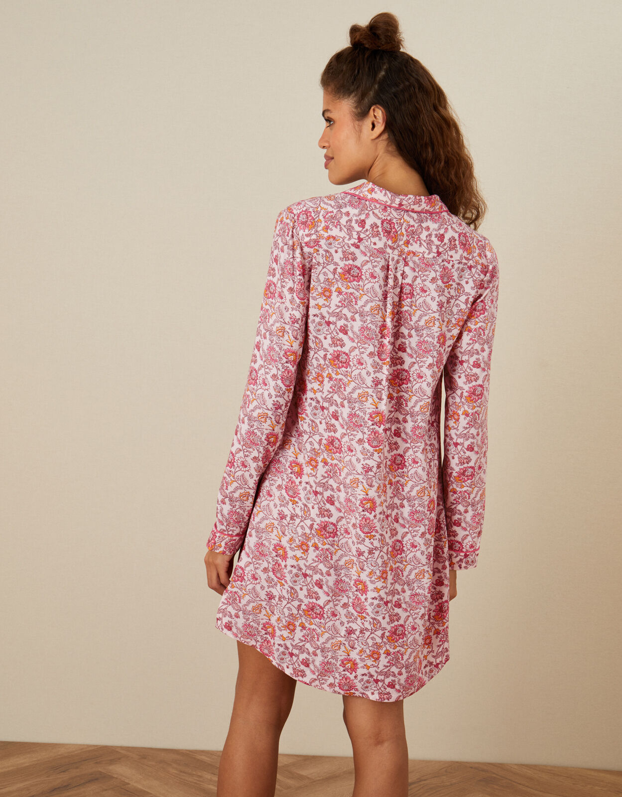 pink night clothes