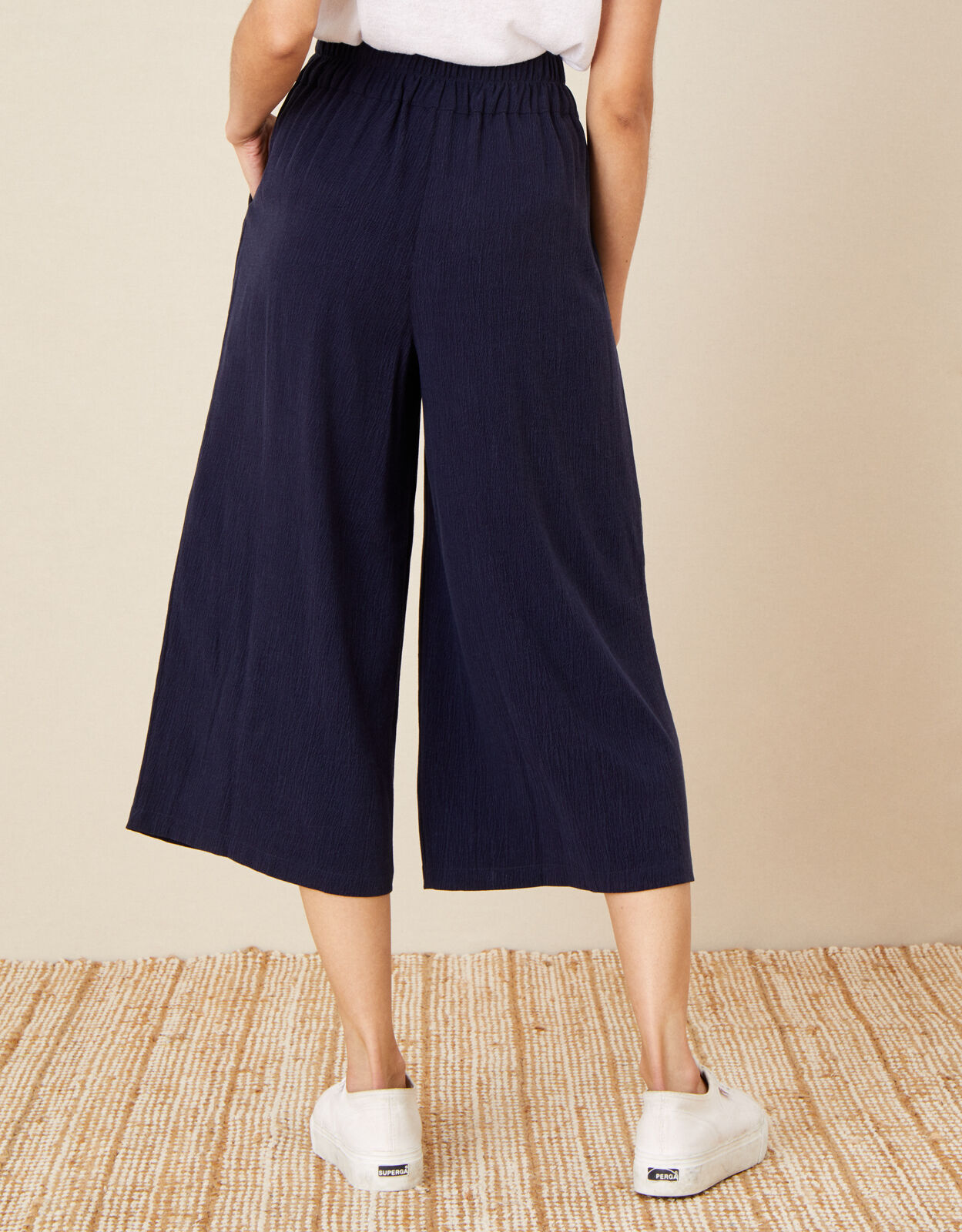 Crop Trousers in LENZING TENCEL Blue