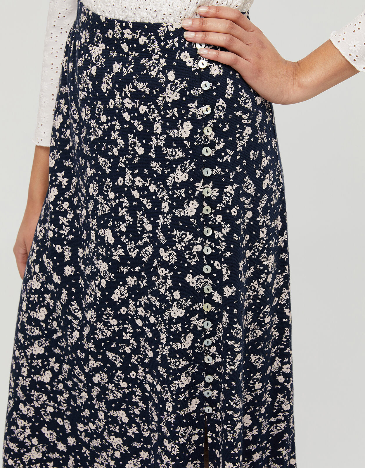 Leith ditsy store floral midi skirt