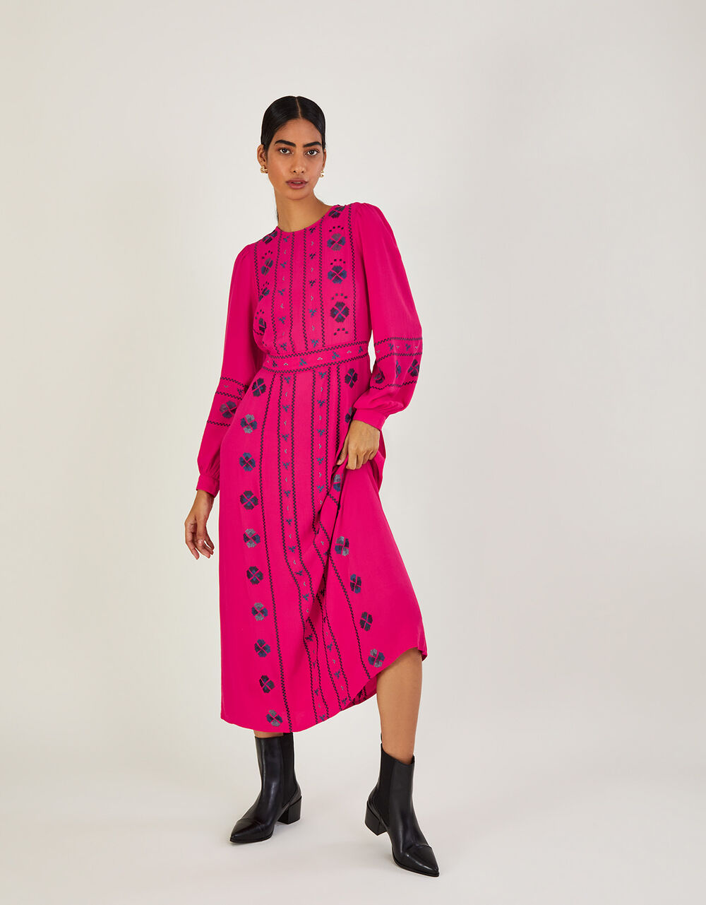 Elliana Embroidered Midi Dress in Sustainable Viscose Pink Day