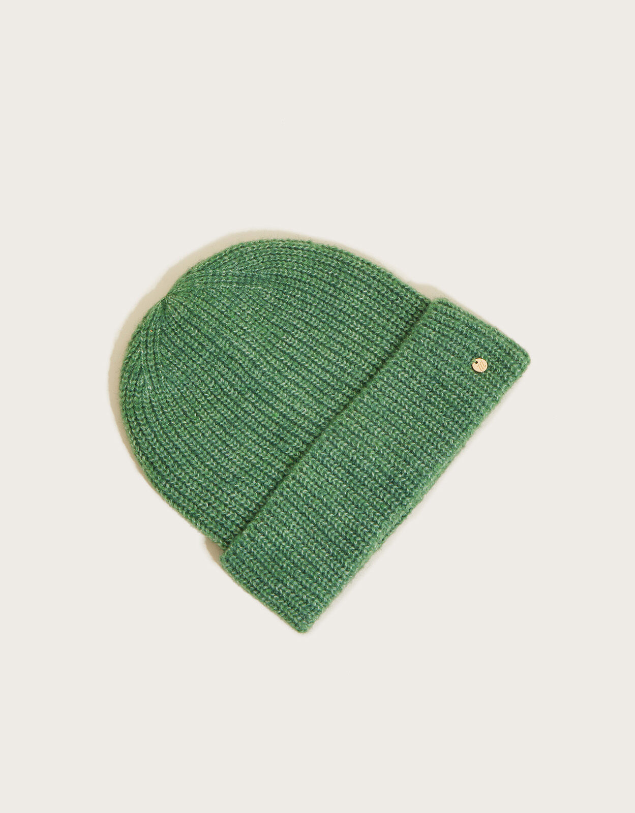 green toboggan hat