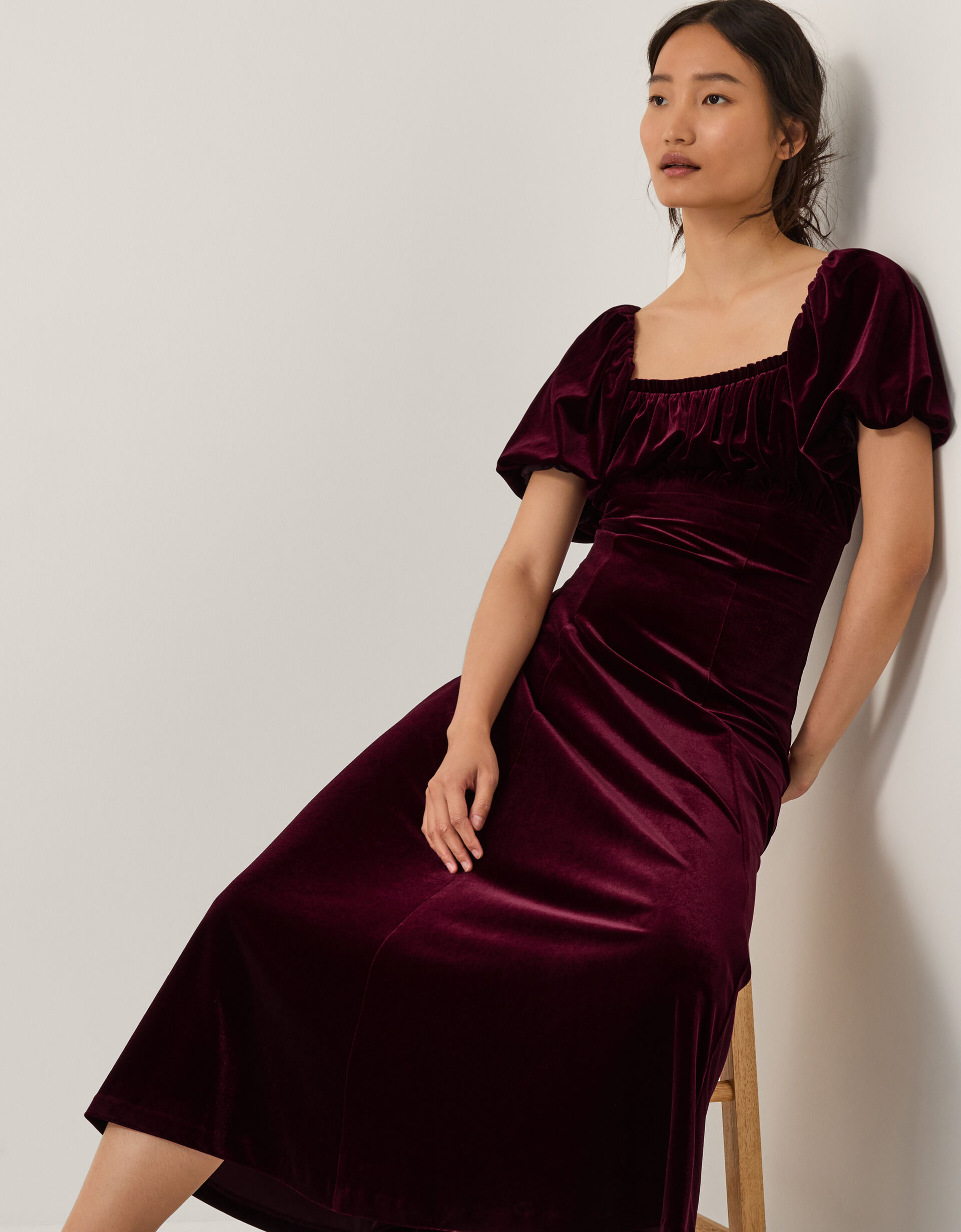 Cynthia Puff Sleeve Velvet Midi Dress Red