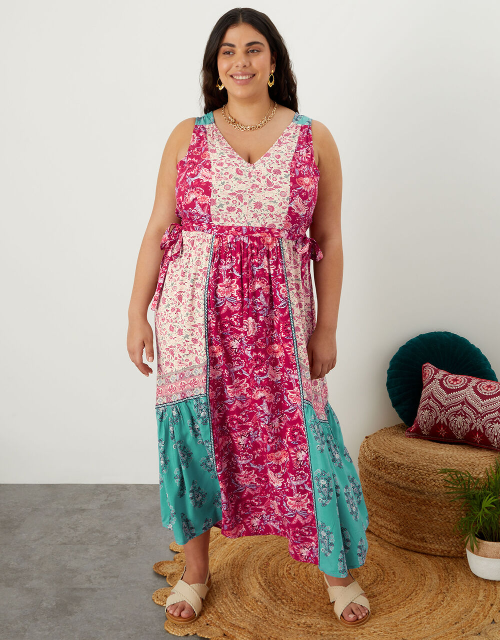 Women Dresses | Tile Print V-Neck Maxi Dress Pink - PI08732