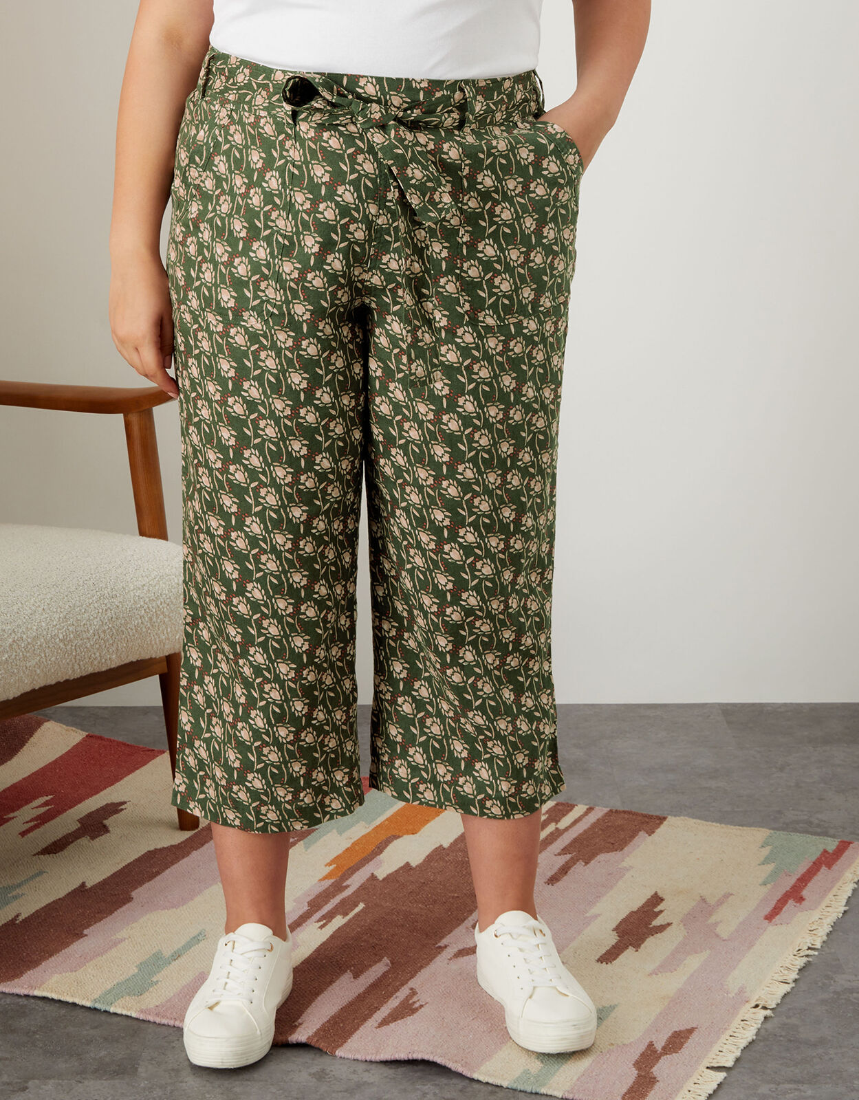 brown linen cropped trousers