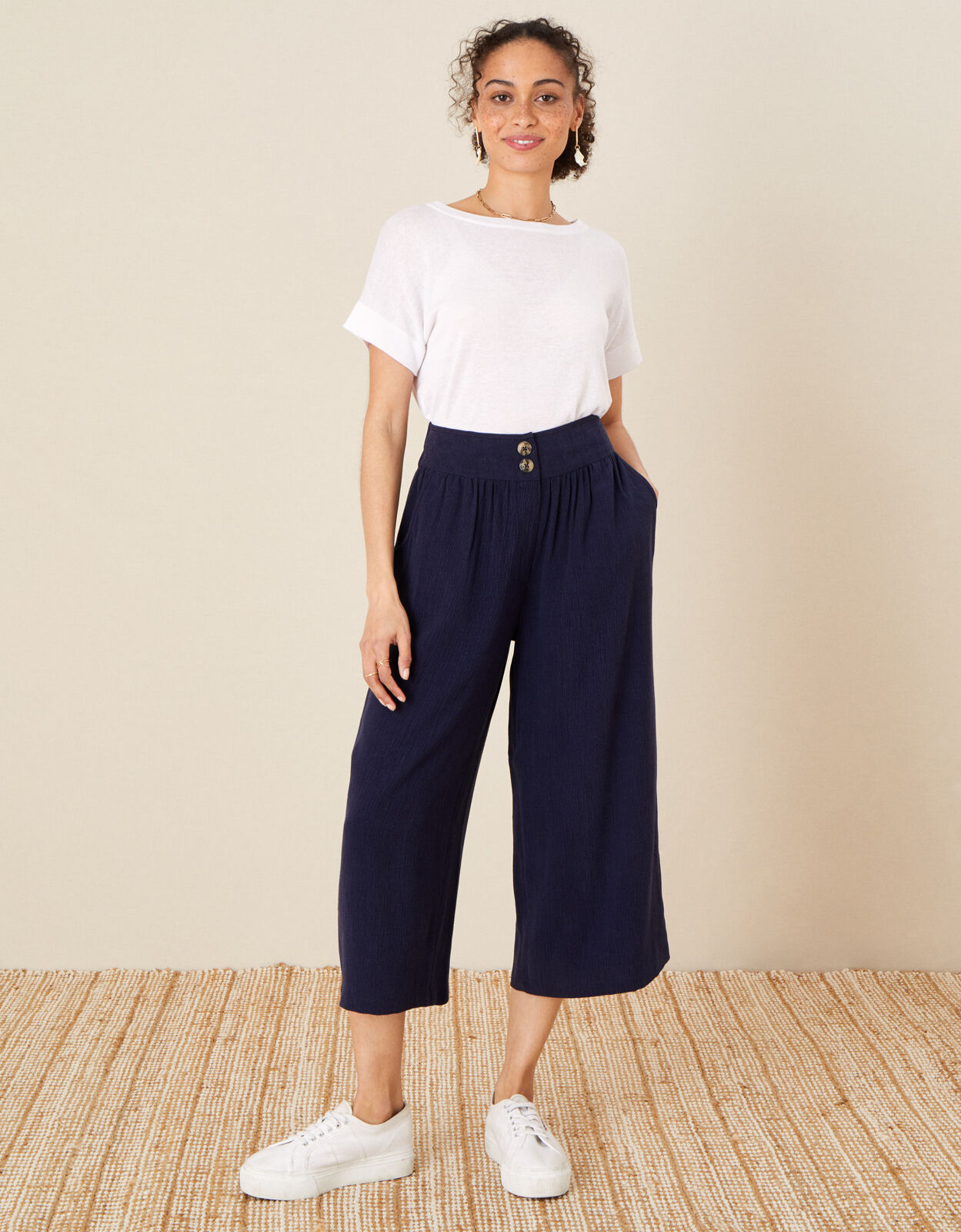 Crop Trousers in LENZING TENCEL Blue