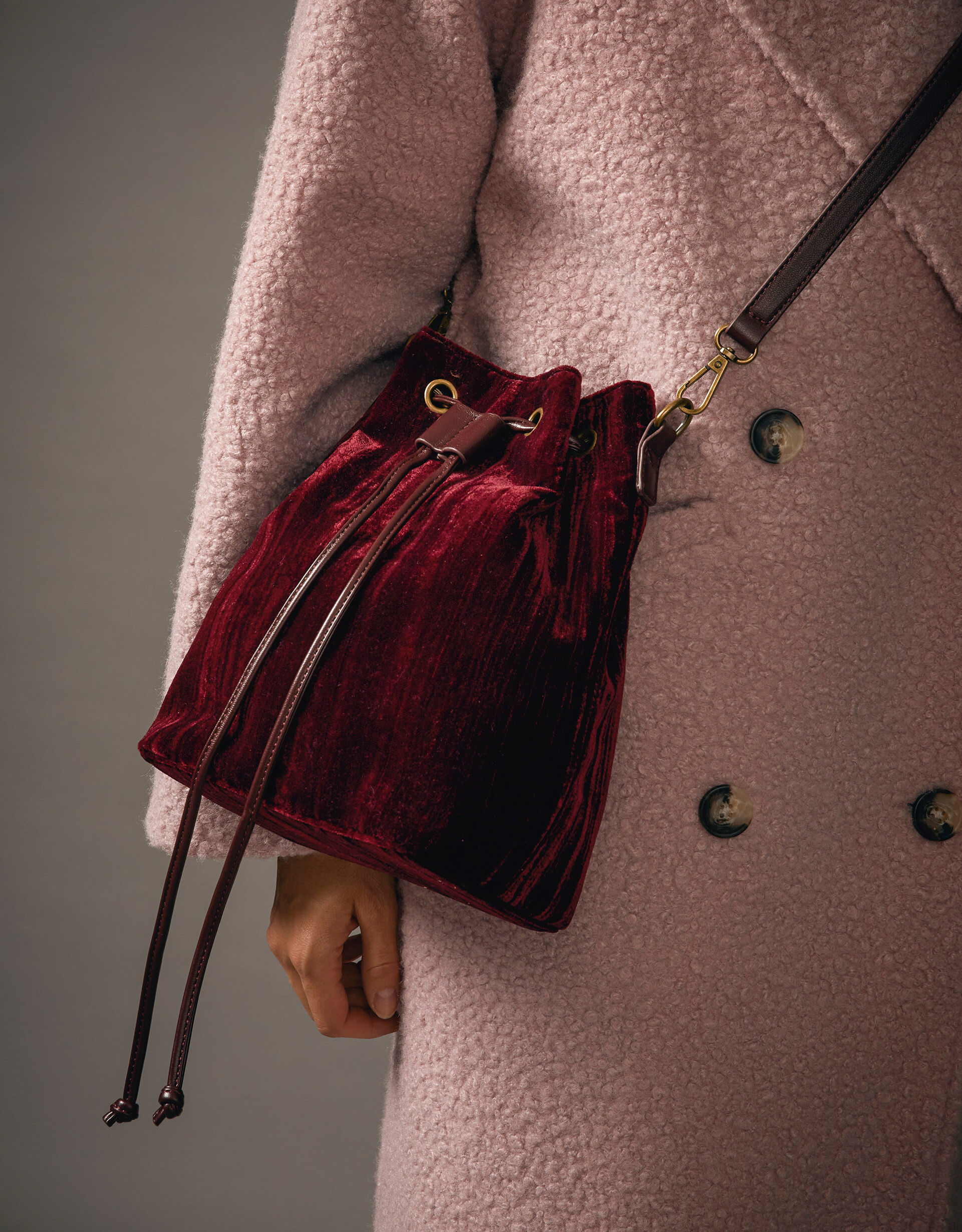 Alice Velvet Bucket Bag