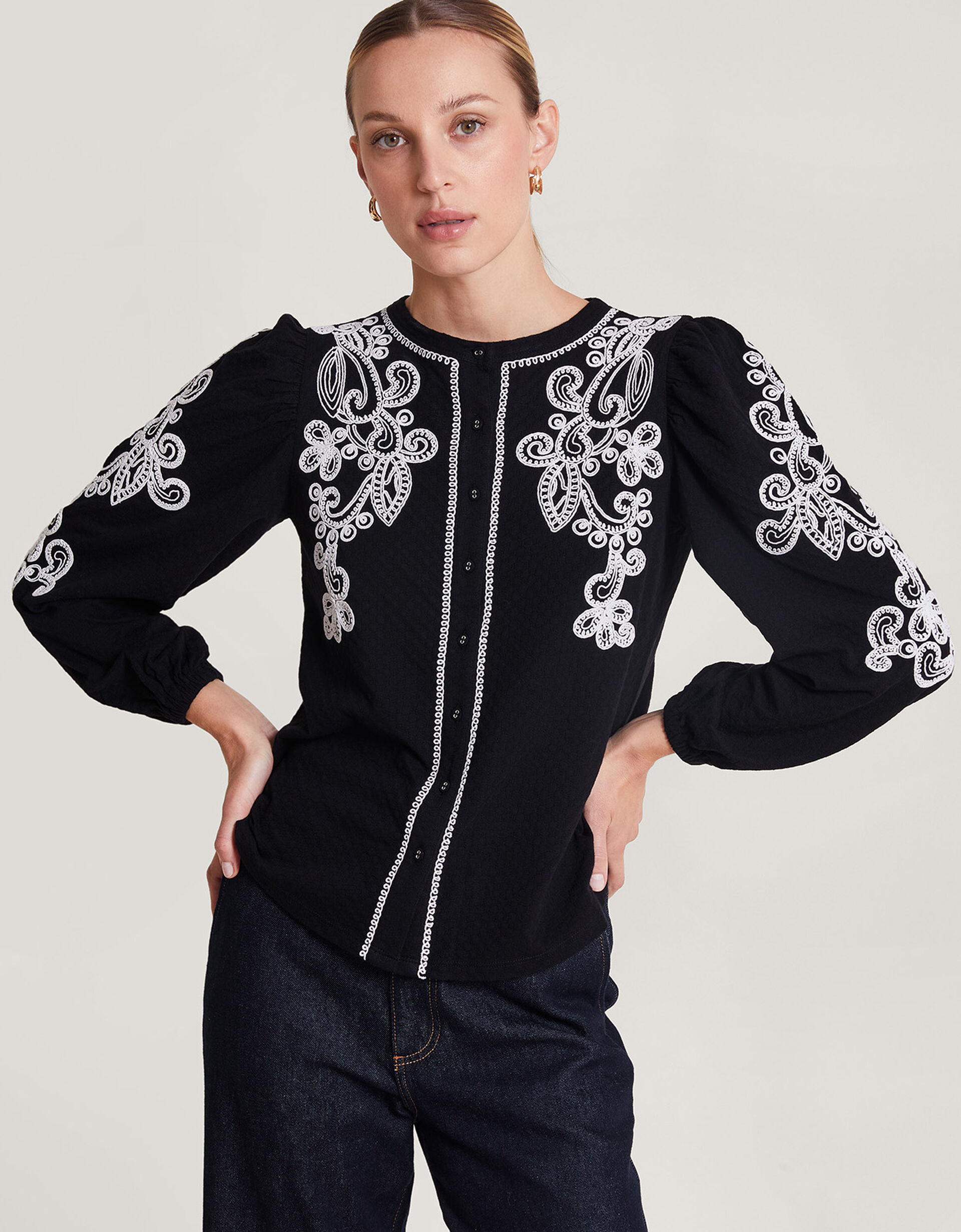 Niya Embroidered 3/4 Sleeve Shirt
