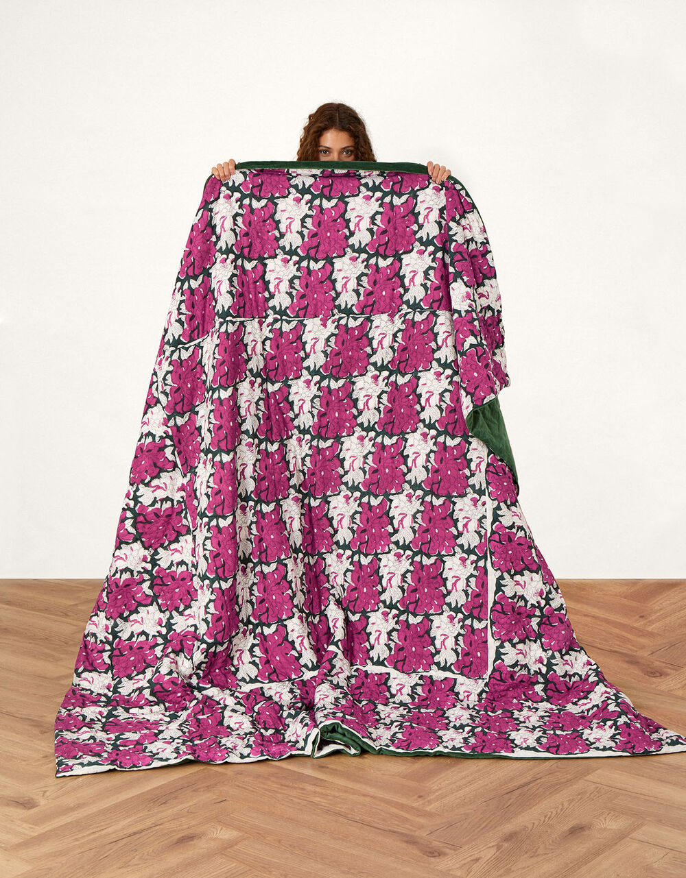 Women Home & Gifting | Woodblock Double-Sided Velvet Printed Quilt - MR87513