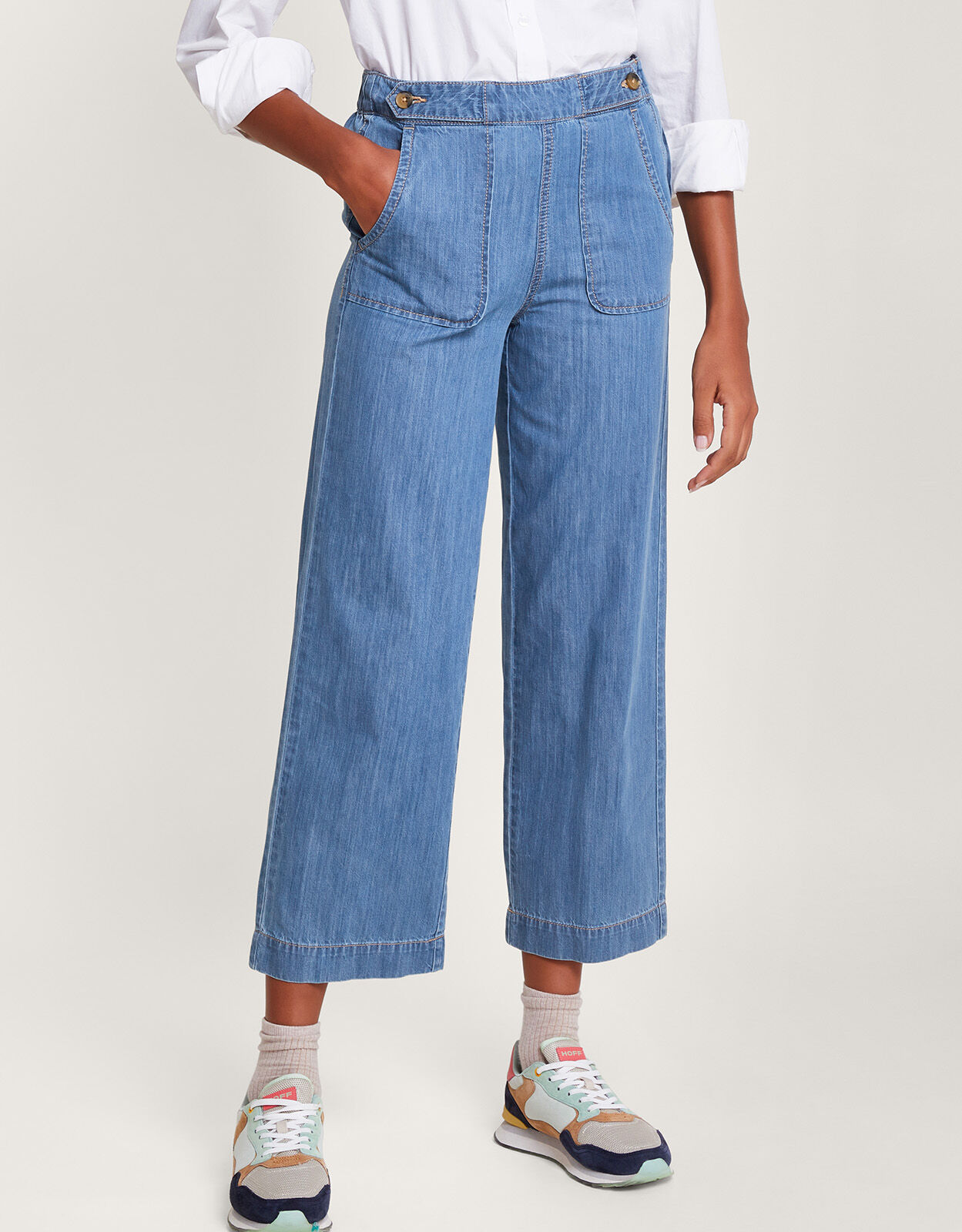 Lightweight pull on sales jeans