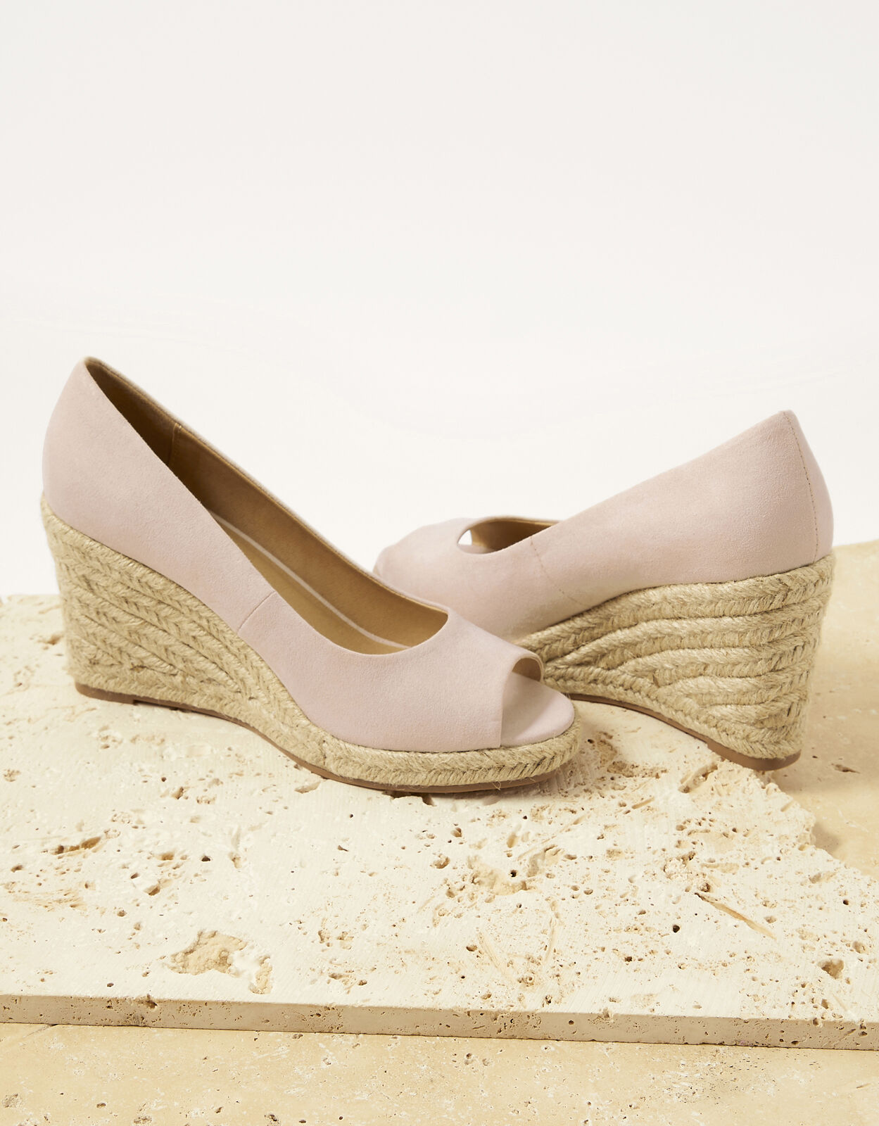 Monsoon wedges store