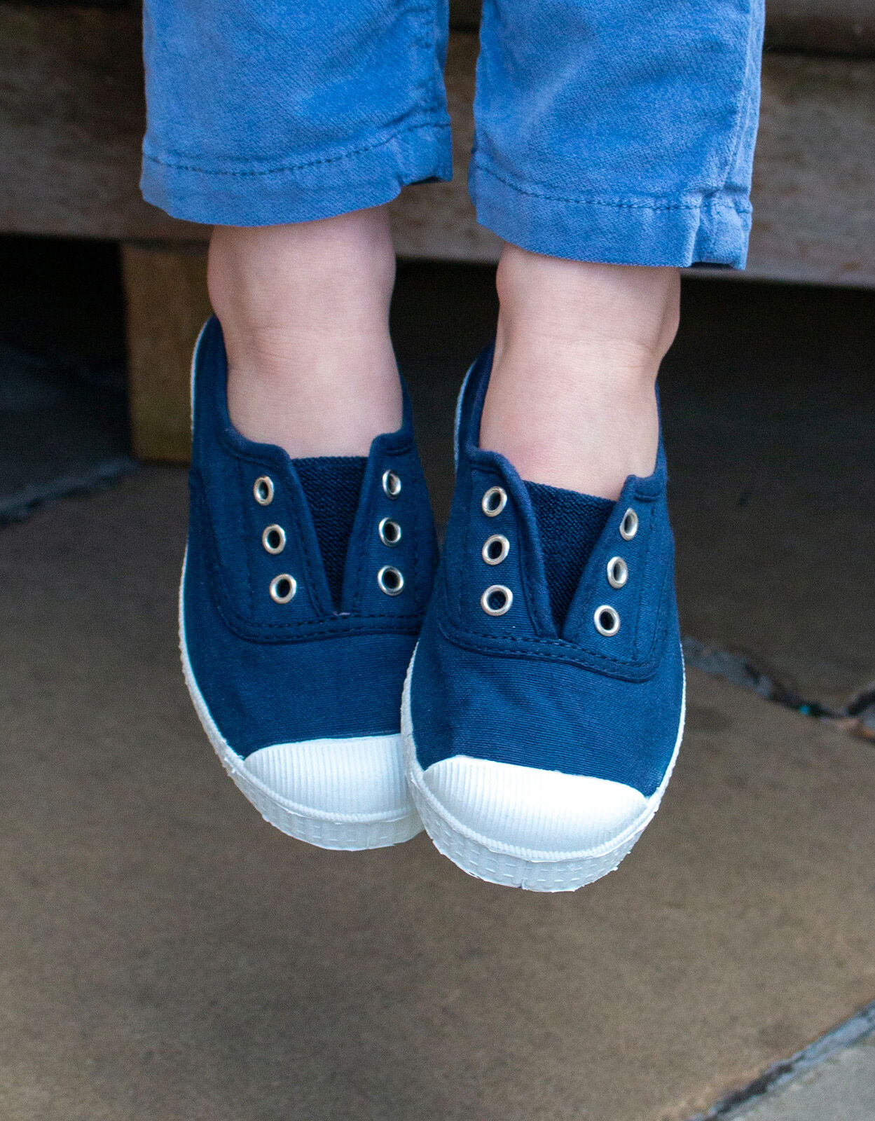 Hampton canvas plum shoes top