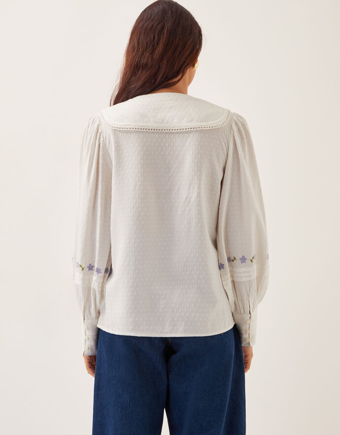 Embroidered blouse “Mavka”
