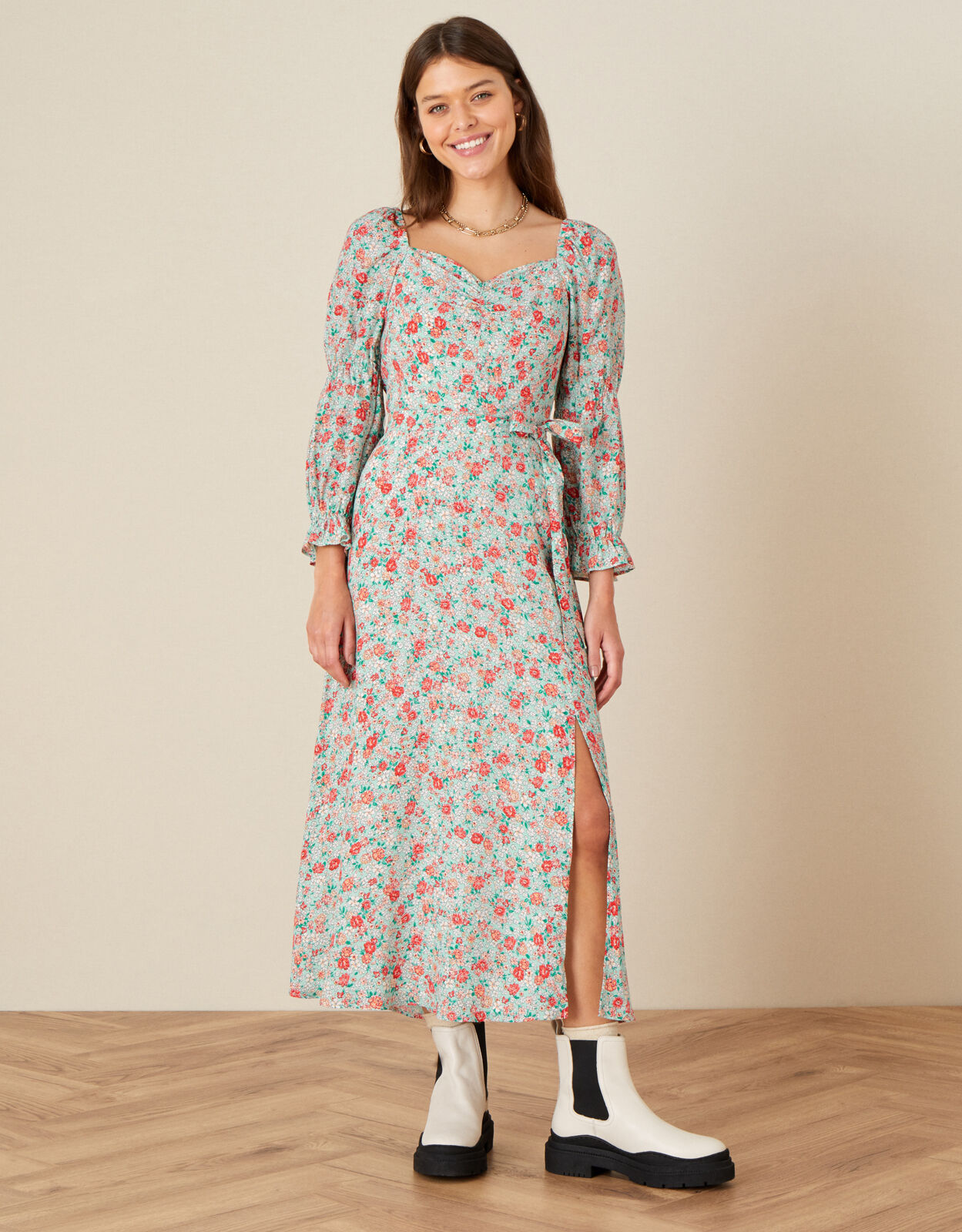 monsoon wedding guest