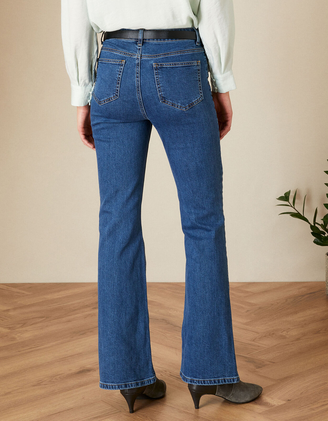 Places that sell bell bottom jeans clearance