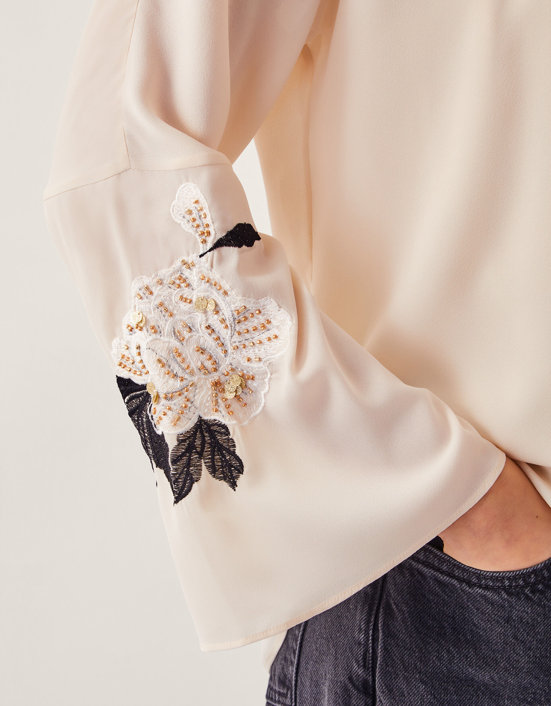 Alyssa Floral Blouse (Cream)