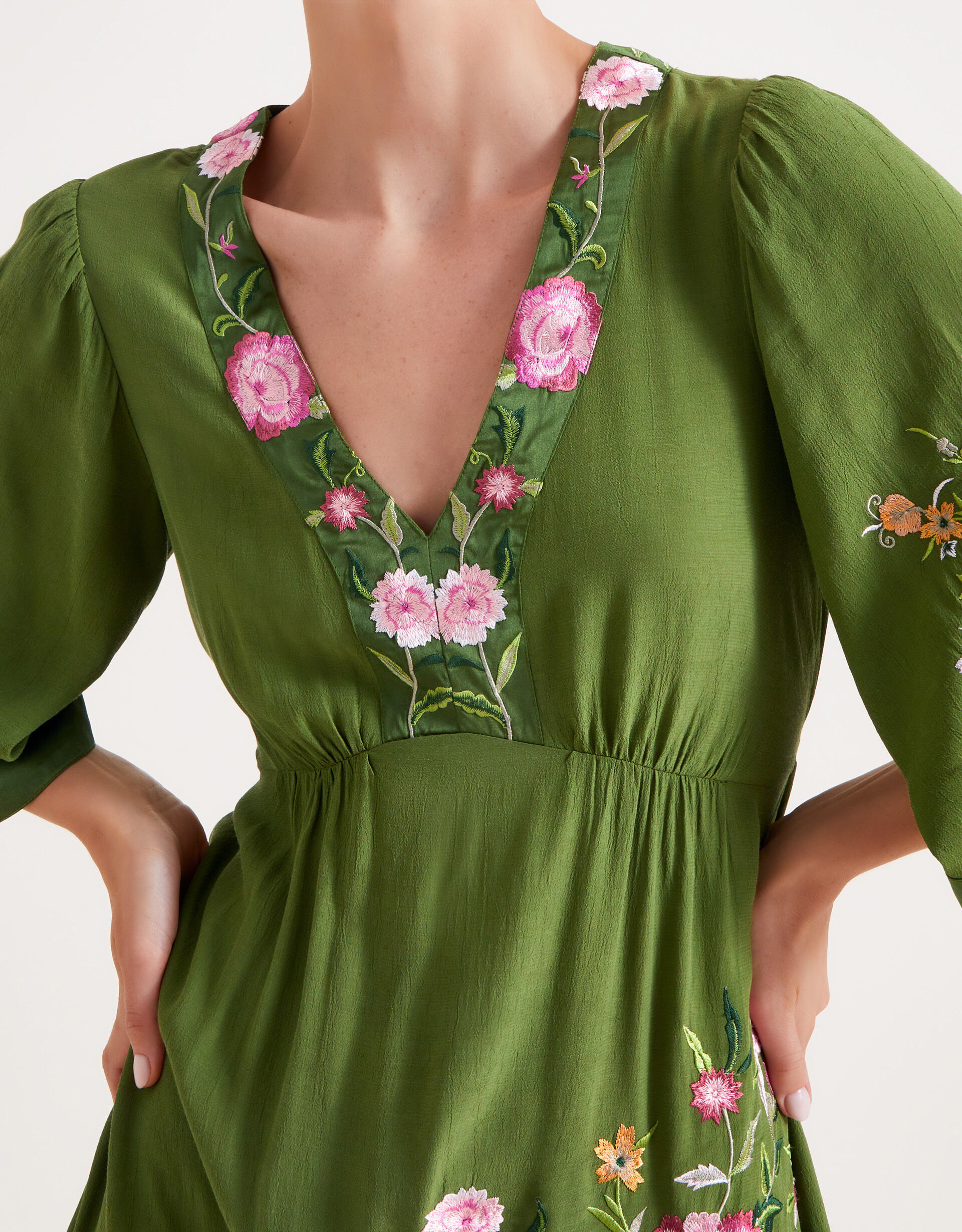 Alice Embroidered Short Dress Green