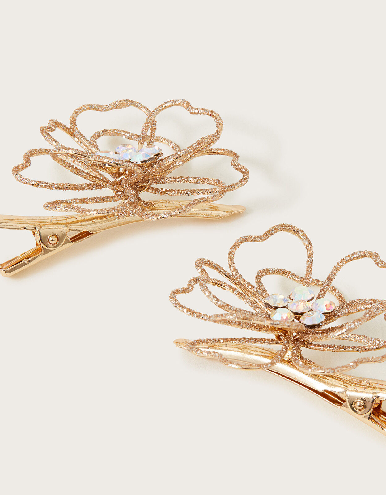 Wire hair clip hotsell