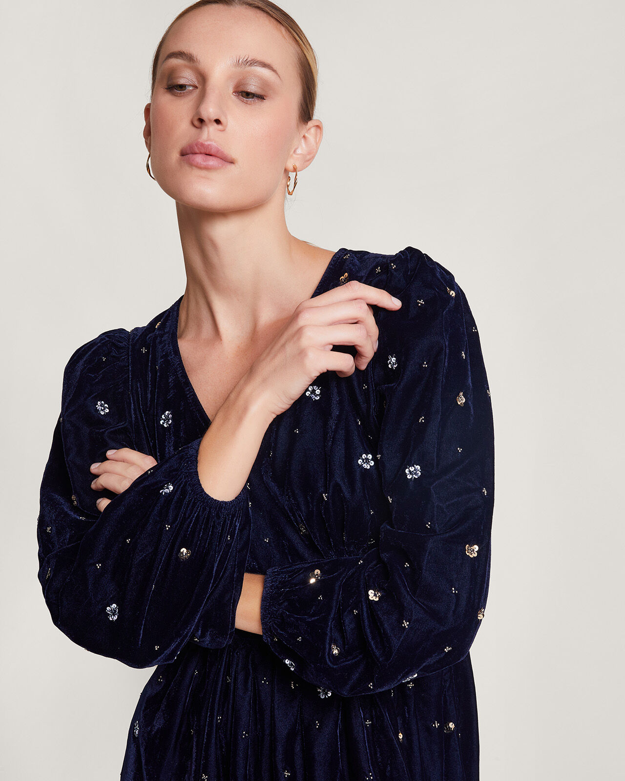 Missguided blue velvet dress hotsell