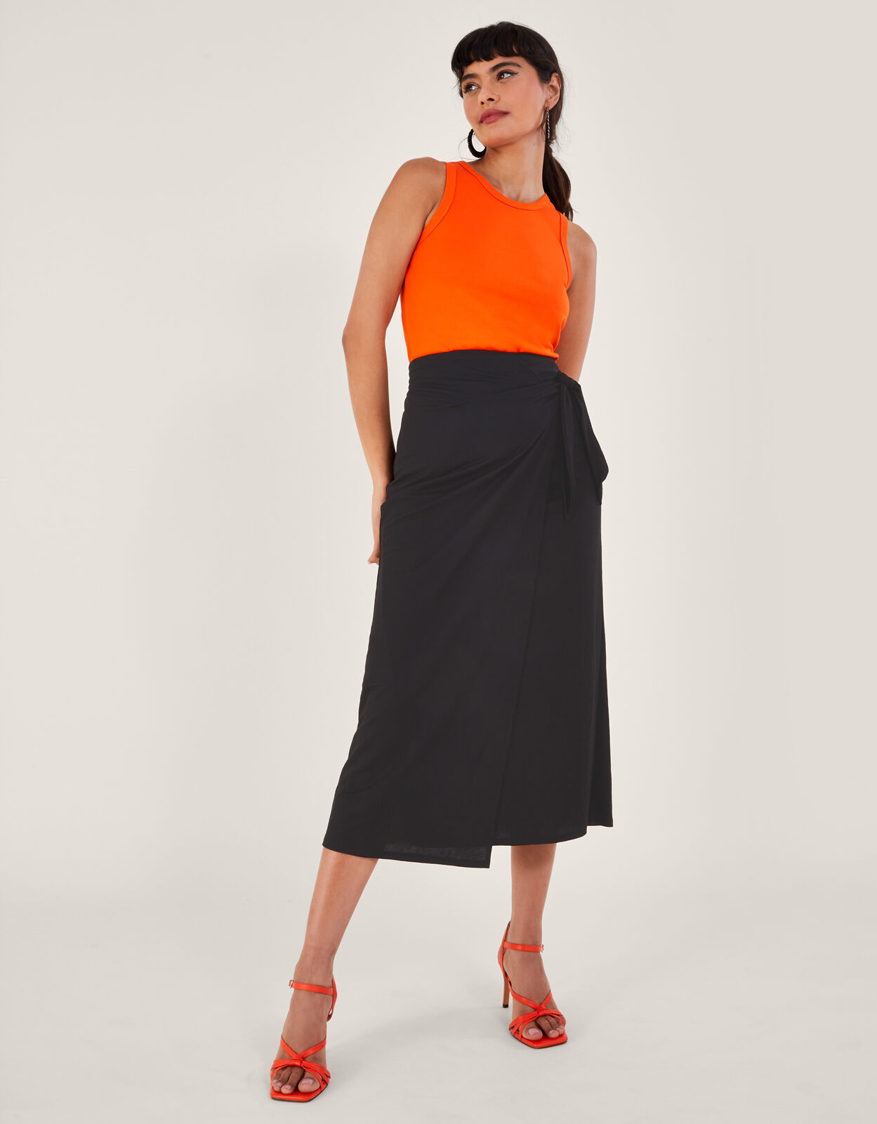 Update 58+ black midi skirt uk