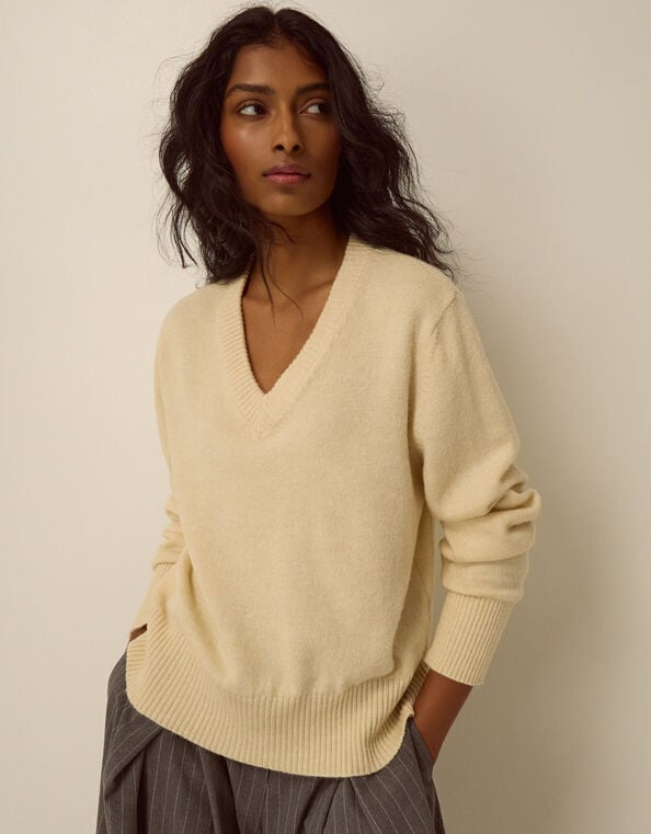 Vikki V-Neck Jumper, Yellow (BUTTER YELLOW), large