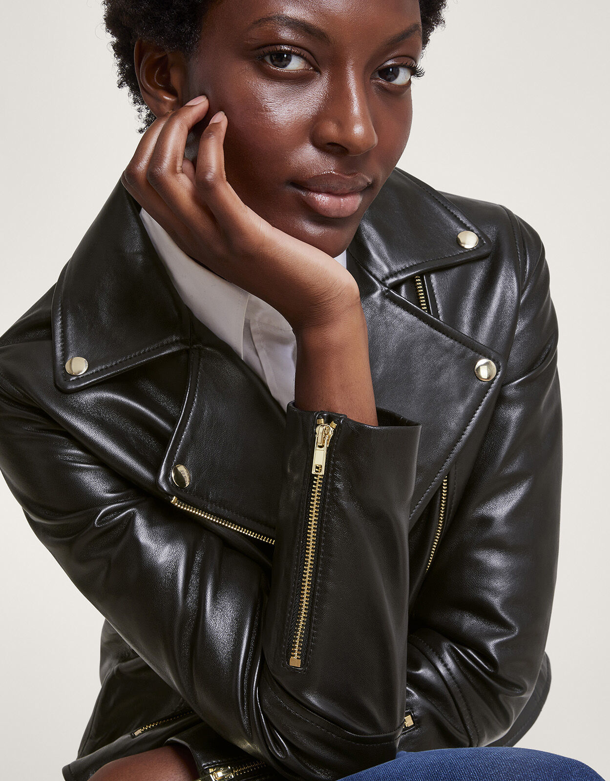 A black shop leather jacket