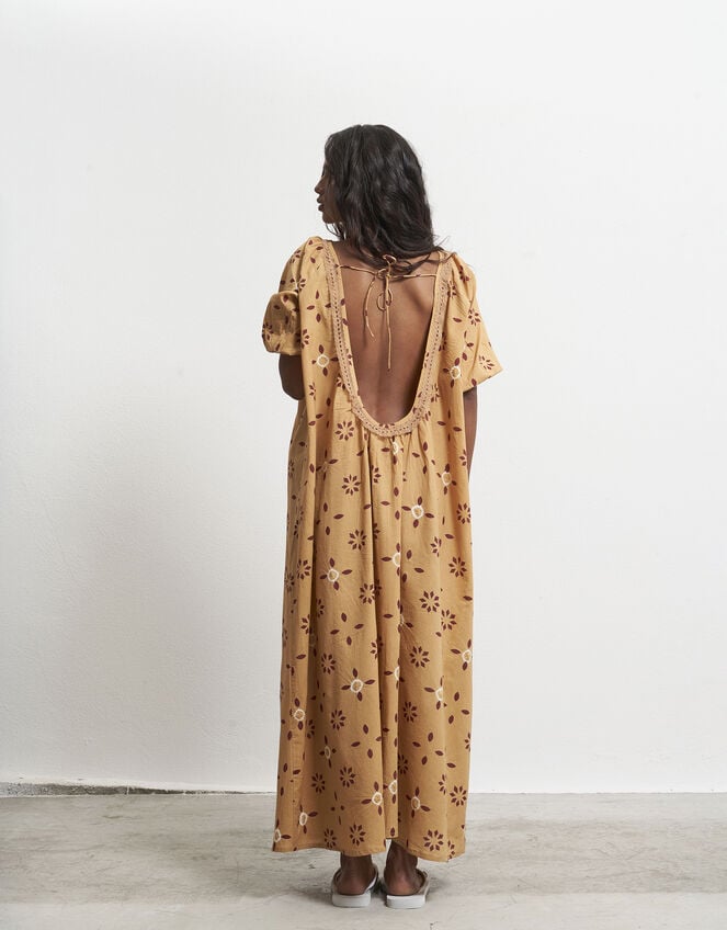 Par & Escala Romance Backless Print Maxi Dress, Camel (CAMEL), large