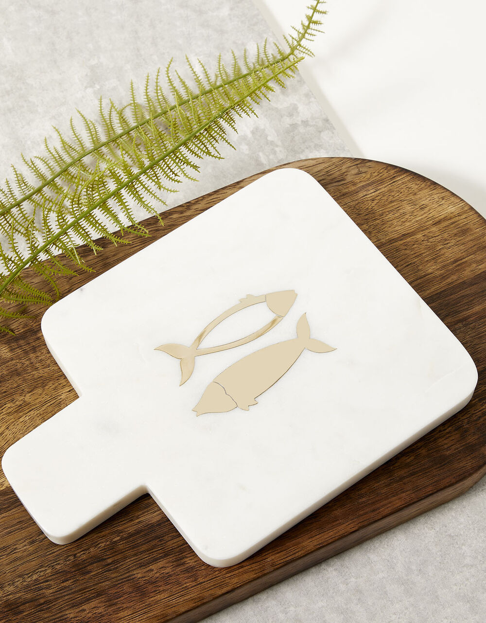 Women Home & Gifting | Small Fish Design Cheese Board - DS96515